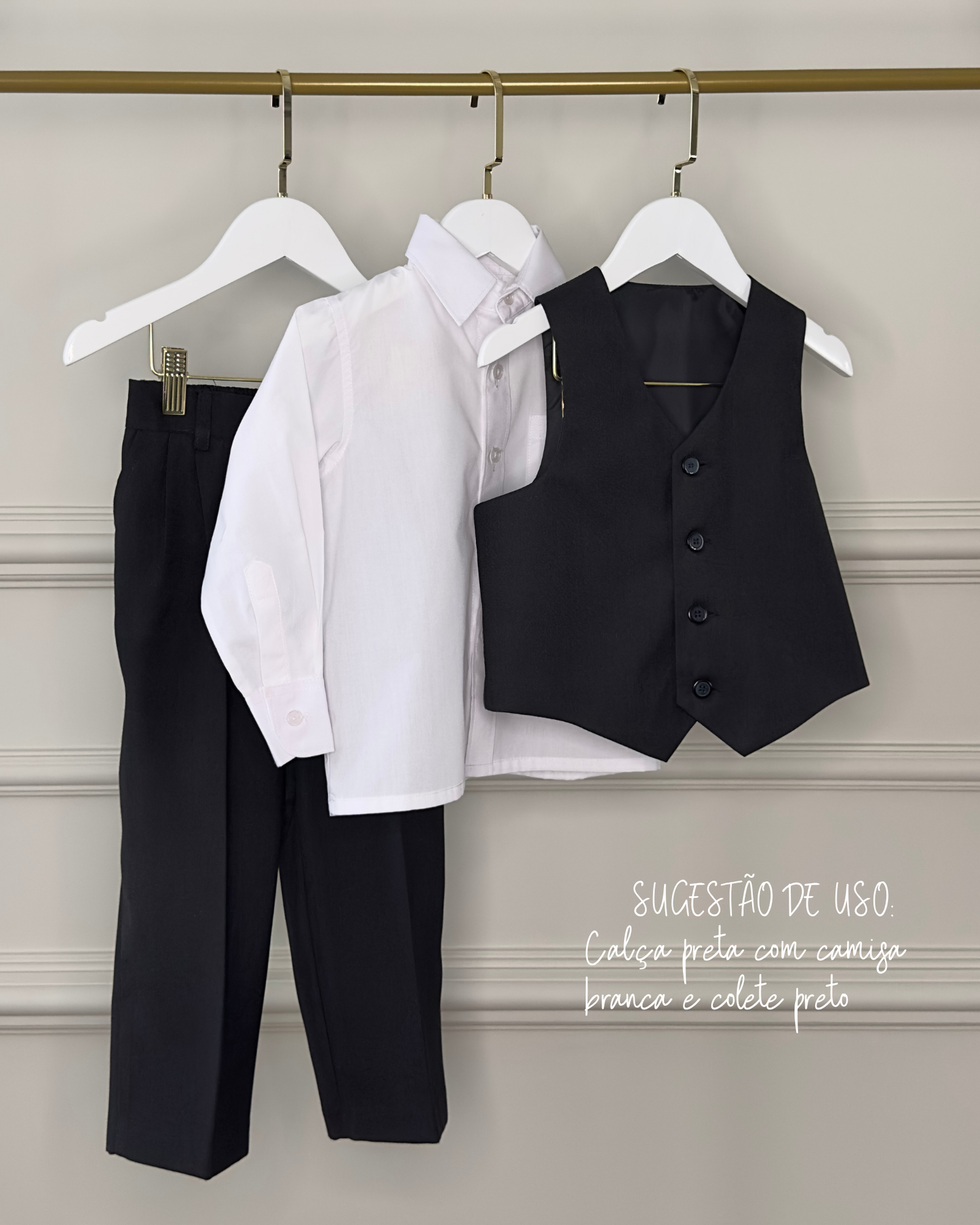 Sugestão de uso para pajens Etiquette, calça social com camisa branca e colete social