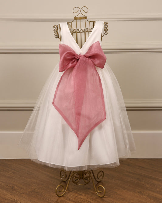 Vestido para daminha Tule Clássico em branco ou off white com saia de tule e decote nas costas com faixa em organza da Etiquette