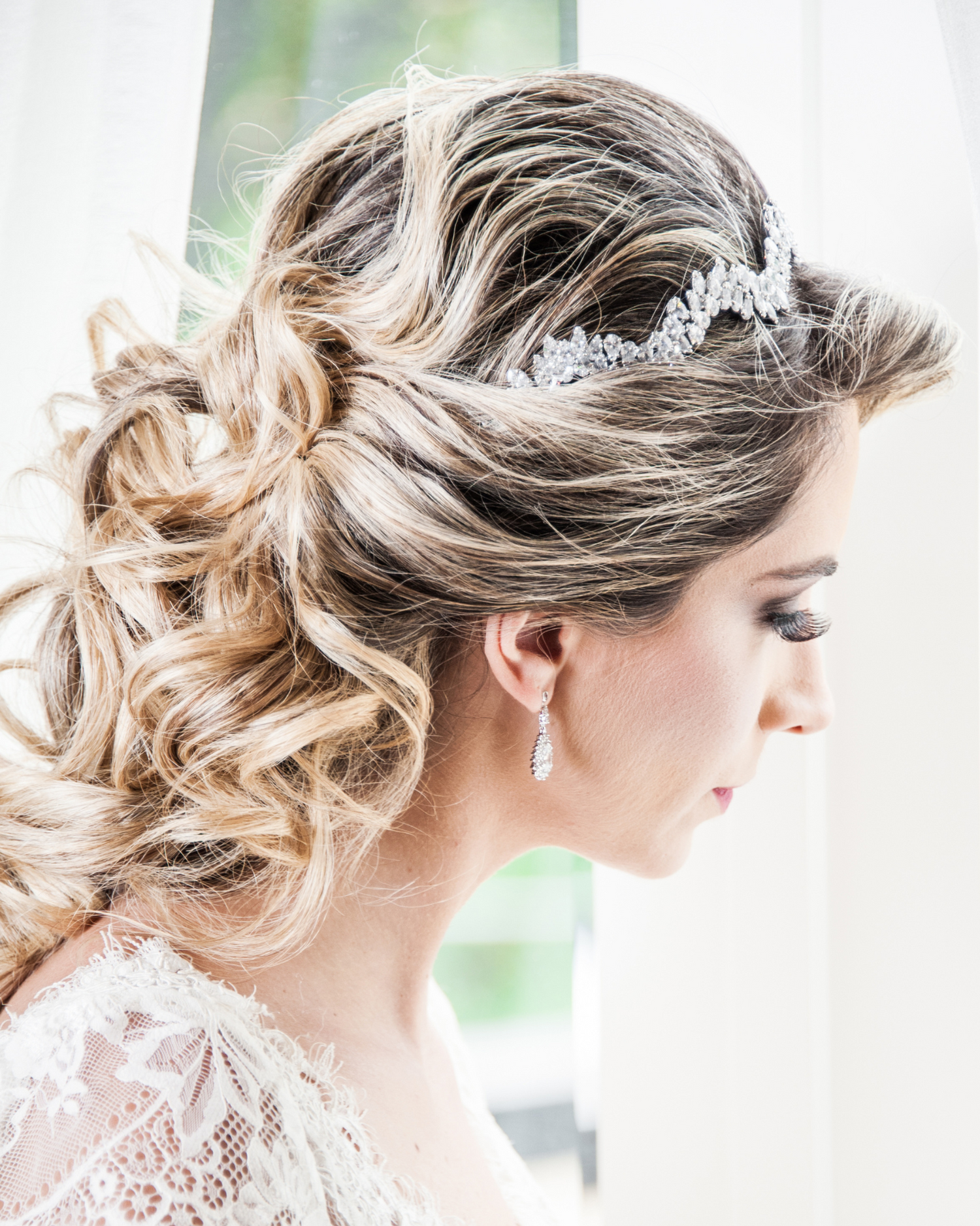 TIARAS E COROAS