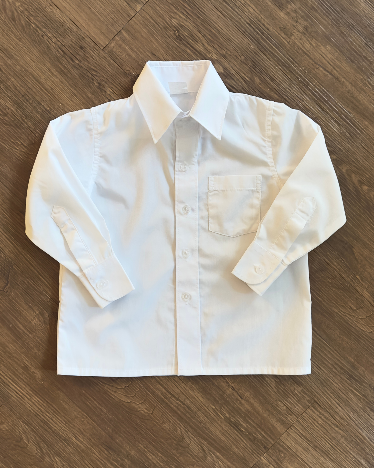 Camisa social branca Etiquette, perfeita para pajens de casamento elegantes