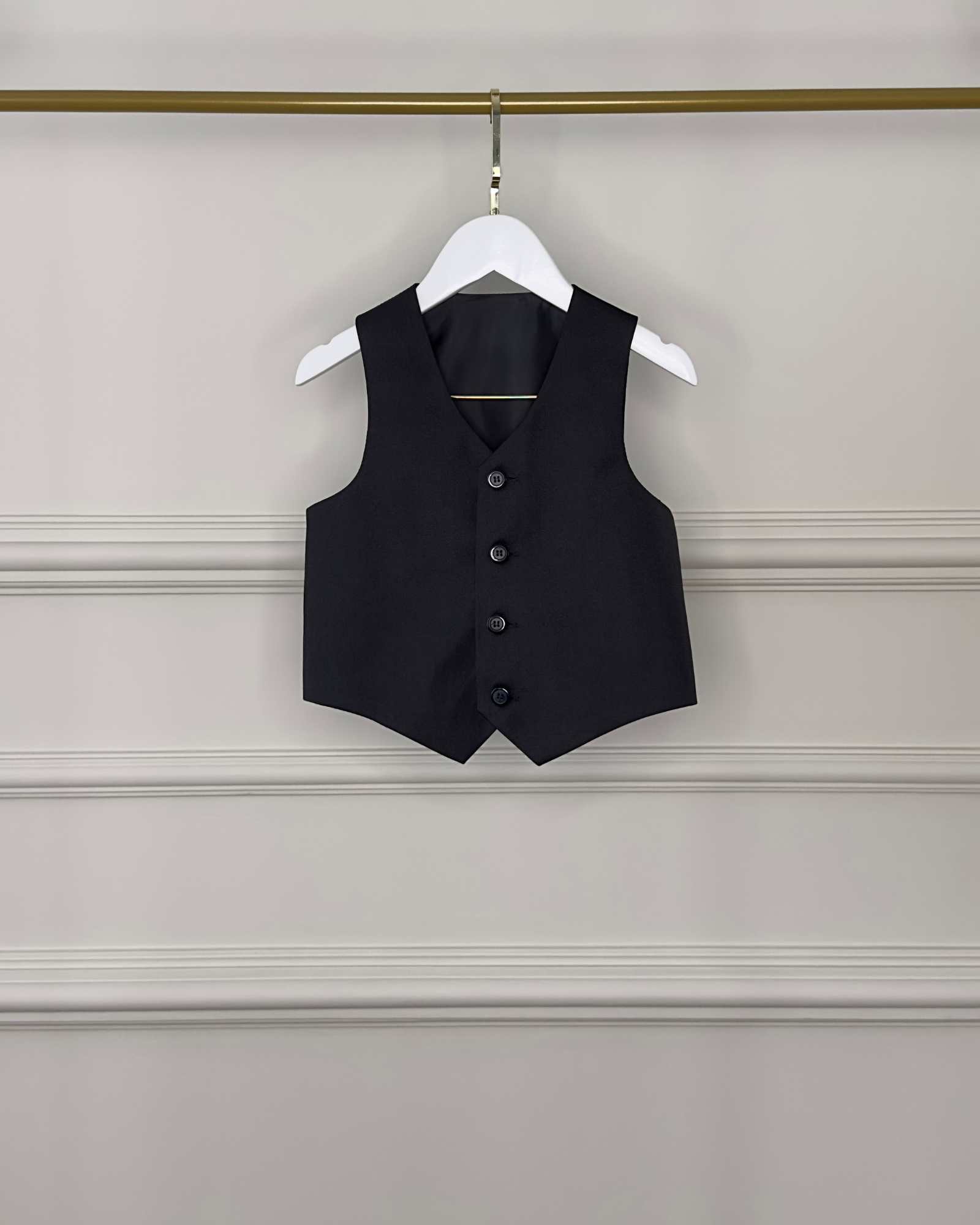 Colete social infantil preto para pajem da Etiquette. Elegante para cerimônias formais.