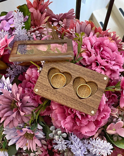 Almofadinha e porta alianças para casamento.