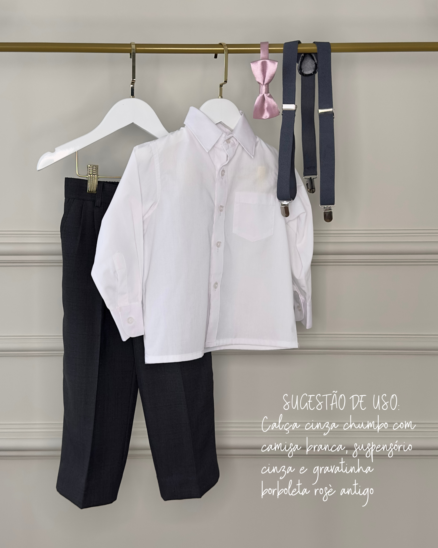 Sugestão de uso para pajens Etiquette, calça social com camisa branca, suspensório e gravatinha borboleta