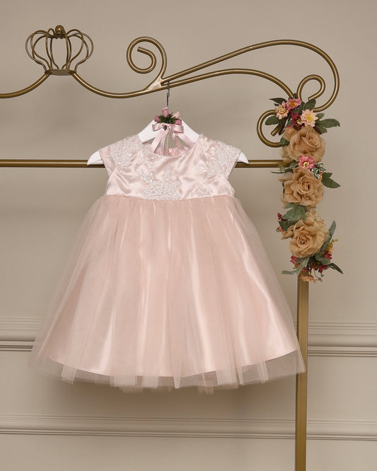 Vestido para bebê Clara em rosa com corpete de tule e renda com brilho, saia dupla e laço nas costas da Etiquette