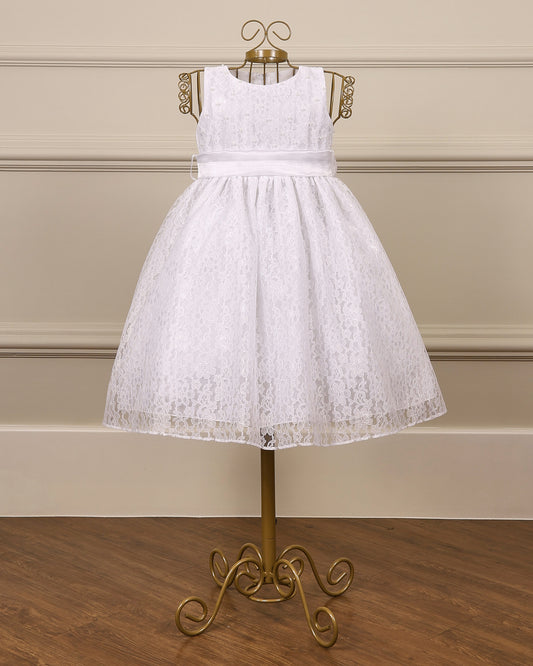 Vestido para daminha Duda branco com renda floral, pérolas no corpete, saia volumosa e faixa de organza da Etiquette
