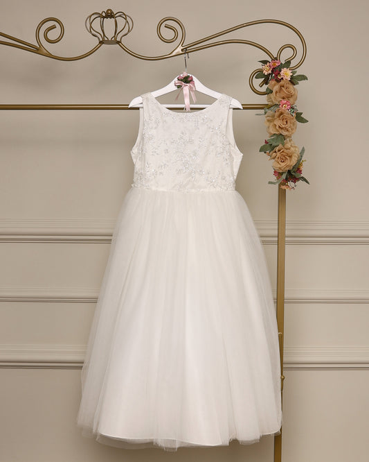 Vestido para daminha Hannae offwhite com corpete bordado, tule em camadas e laço nas costas da Etiquette