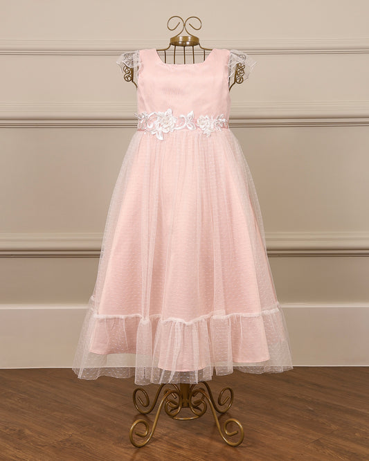 Vestido para daminha Loulou rosa com tule texturizado, manga de babado e cinto de renda da Etiquette